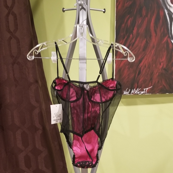 NWT One Piece Lace Teddy With Floral Detail By Jennifer Roberts - Picture 3 of 4